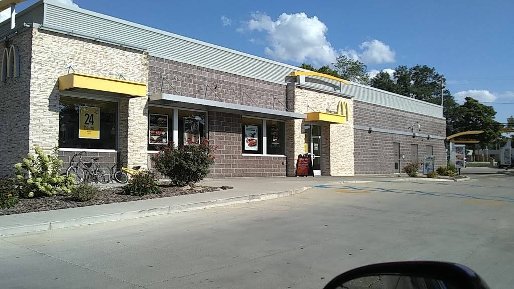 McDonalds | cafe | 701 E Main St, Olney, IL 62450, USA | 6183954902 OR +1 618-395-4902