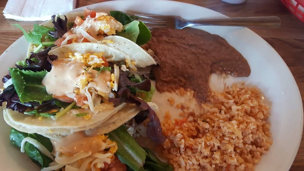 Marinas Mexican Restaurant & Bar - New Braunfels | restaurant | 598 Landa St, New Braunfels, TX 78130, USA | 8306250122 OR +1 830-625-0122