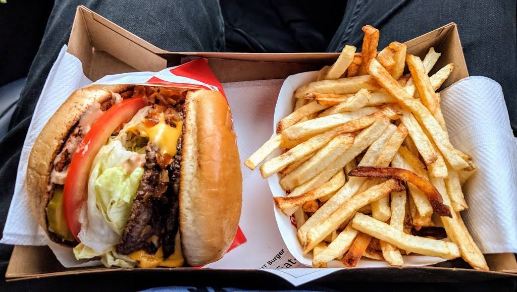 In-N-Out Burger | restaurant | 801 S 4th St, Waco, TX 76706, USA | 8007861000 OR +1 800-786-1000