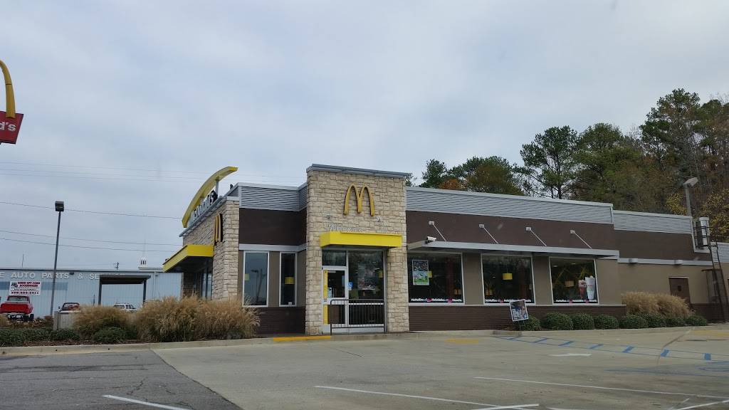 McDonalds | cafe | 600 Martin St N, Pell City, AL 35125, USA | 2053381616 OR +1 205-338-1616