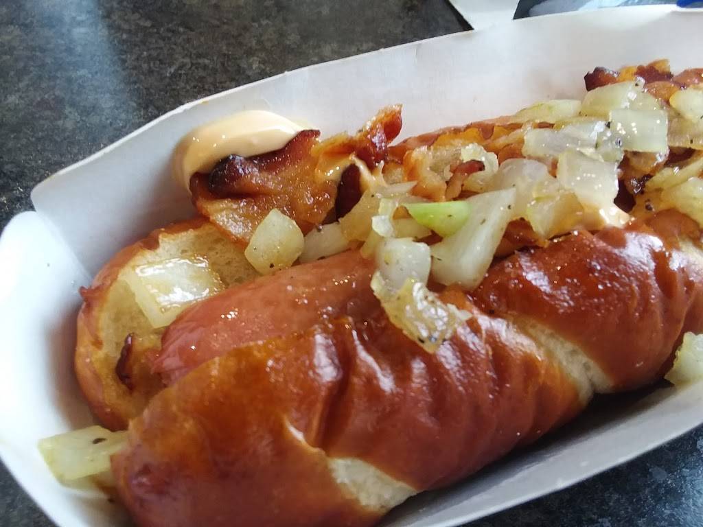 Sonic Drive-In | restaurant | 3704 84th Ave Cir E, Sarasota, FL 34243, USA | 9419076100 OR +1 941-907-6100