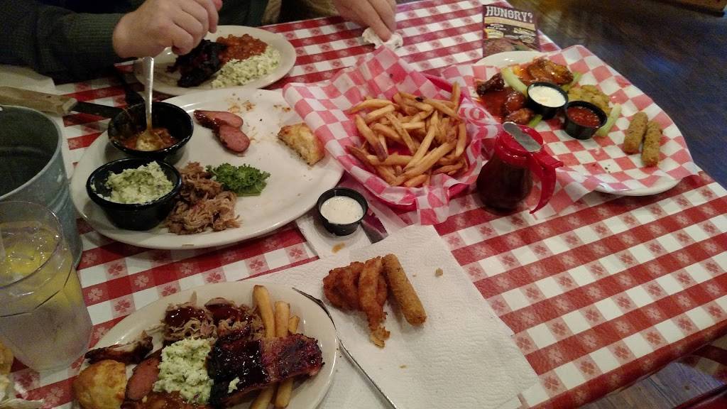 Bennetts Pit Bar-B-Que | restaurant | 714 River Rd, Gatlinburg, TN 37738, USA | 8654362400 OR +1 865-436-2400