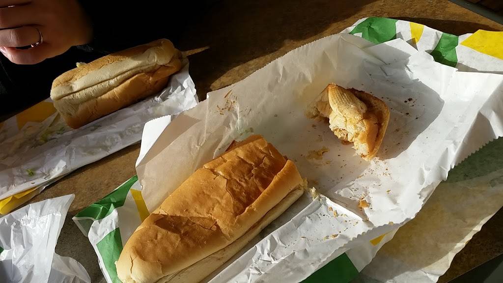Subway Restaurants | restaurant | 101 Hoosier Dr, Columbia City, IN 46725, USA | 2602447899 OR +1 260-244-7899