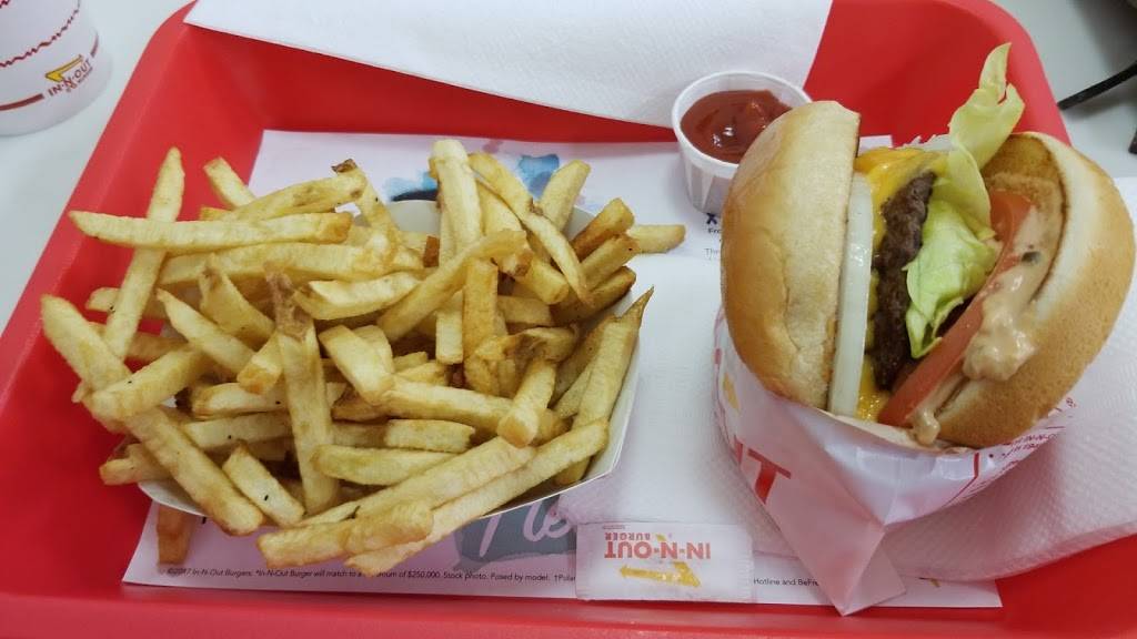 In-N-Out Burger | restaurant | 150 Town Center Blvd, Garland, TX 75040, USA | 8007861000 OR +1 800-786-1000