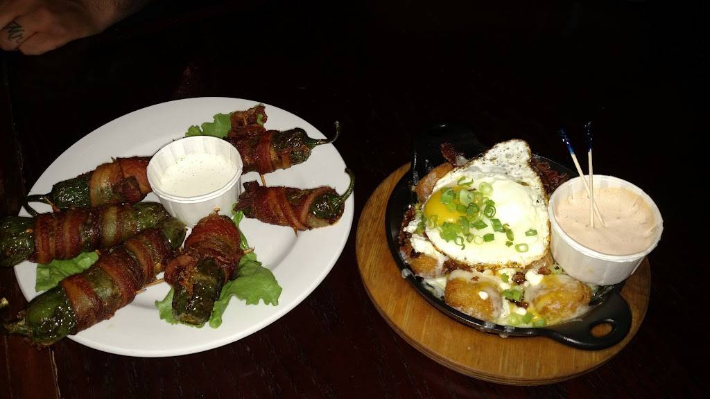 Flying Saucer Draught Emporium | restaurant | 9605 N Tryon St A, Charlotte, NC 28262, USA | 7047178179 OR +1 704-717-8179