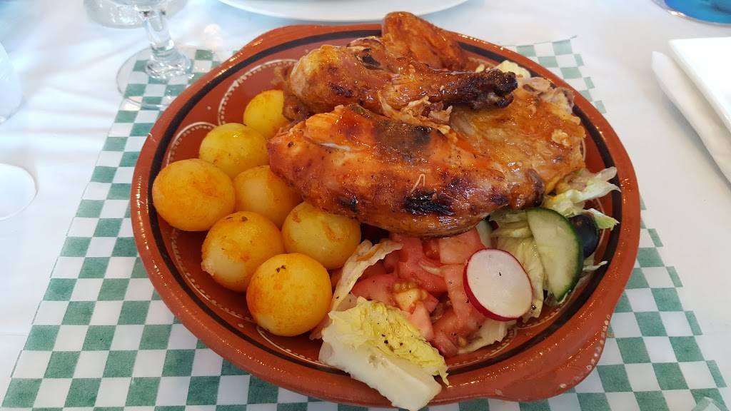 Costa Verde | restaurant | 370 Oakwood Ave, York, ON M6E 2V4, Canada | 4166589577 OR +1 416-658-9577