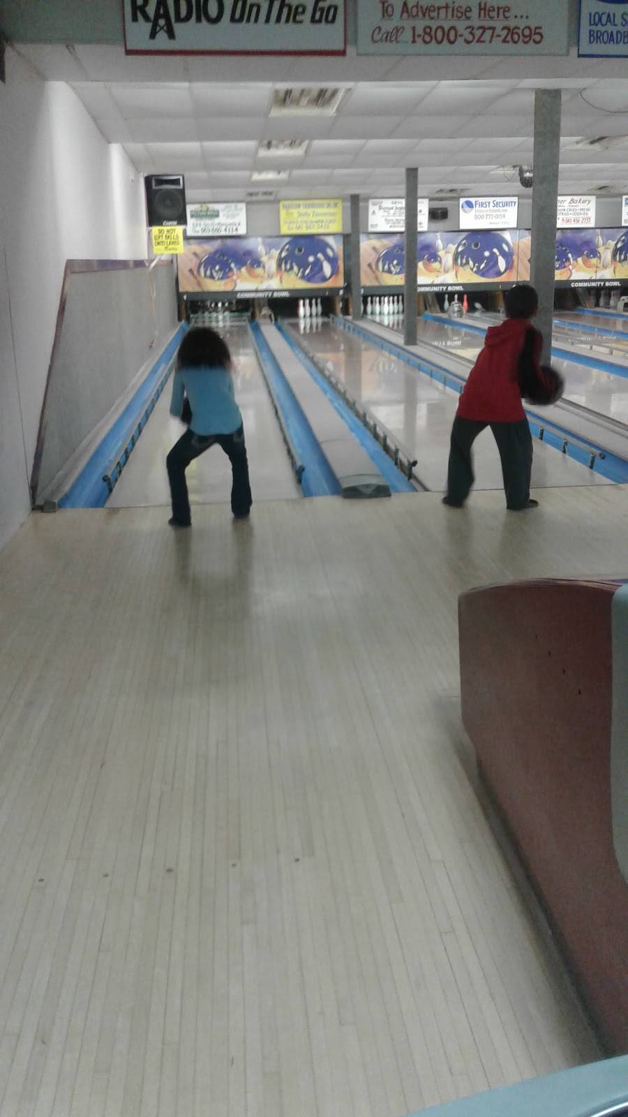 Community Bowl Bar and Grill | restaurant | 518 Main St, Dumont, IA 50625, USA | 6418573787 OR +1 641-857-3787