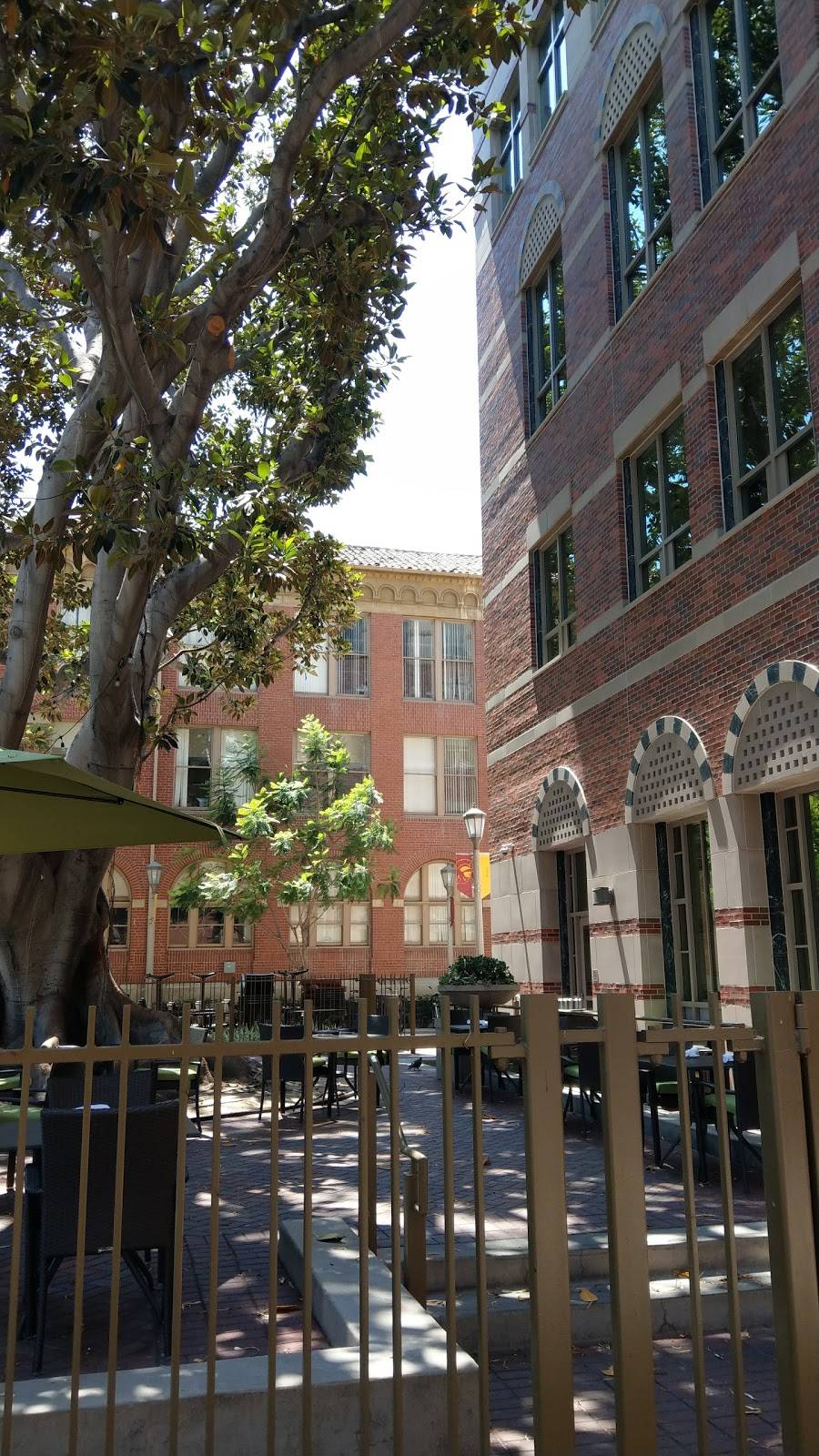 Moreton Fig | restaurant | 3607 Trousdale Pkwy, Los Angeles, CA 90089, USA | 2138213441 OR +1 213-821-3441