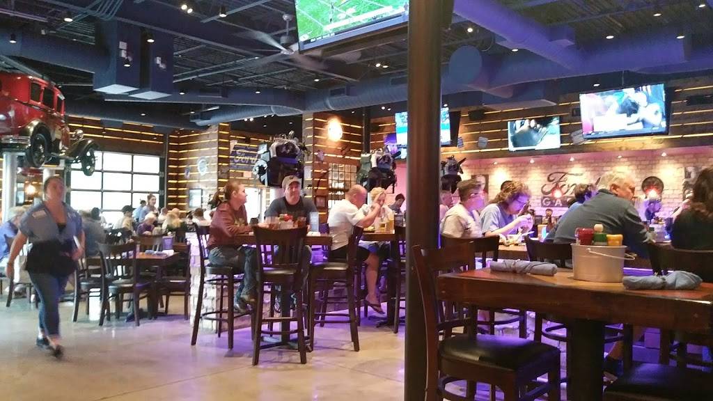 Fords Garage | restaurant | 10413 Sheldon Rd, Tampa, FL 33626, USA | 8136163673 OR +1 813-616-3673