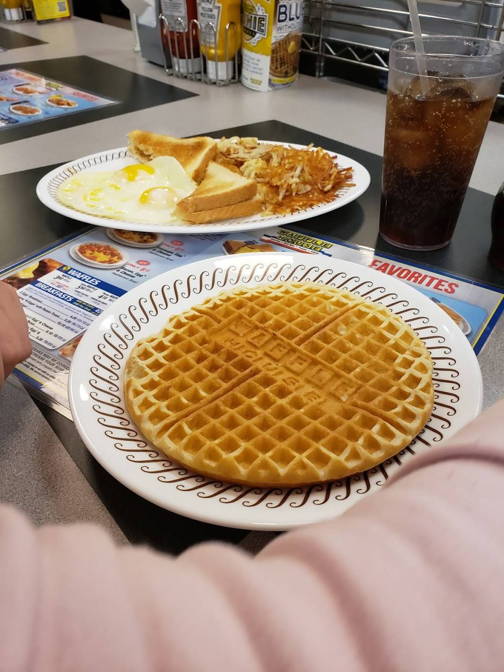 Waffle House | restaurant | 874 Eastgate N Dr, Cincinnati, OH 45245, USA | 5137671677 OR +1 513-767-1677