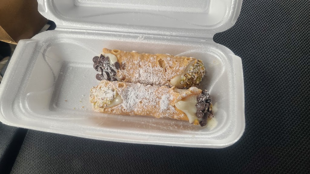 Annerinos Drive-In Restaurant | restaurant | 110 MacGregor Rd, Lockport, IL 60441, USA | 8156565100 OR +1 815-656-5100