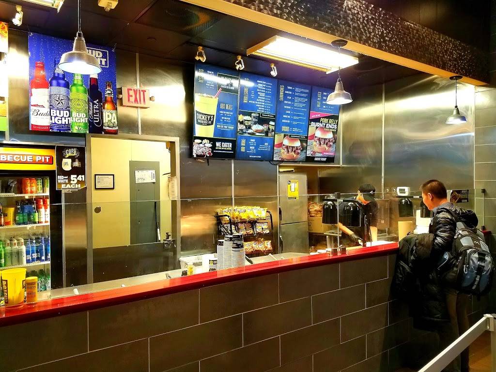 Dickeys Barbecue Pit | restaurant | Dallas Love Field Airport (DAL), 8006 Cedar Springs Road, Dallas, TX 75235, USA | 2143587277 OR +1 214-358-7277