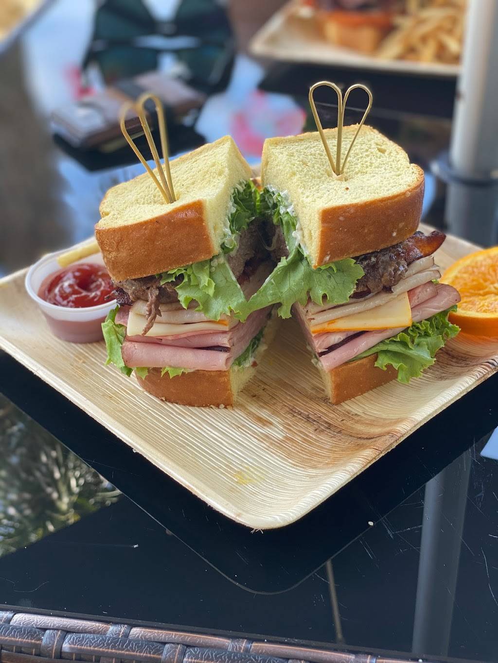 Grey Bellys | restaurant | 601 E New Haven Ave, Melbourne, FL 32901, USA | 3214994531 OR +1 321-499-4531