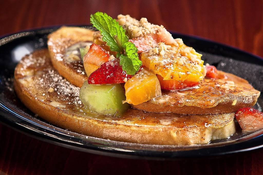 Buzzbrews Victory Park | restaurant | 2300 Victory Park Ln, Dallas, TX 75219, USA | 2148712301 OR +1 214-871-2301