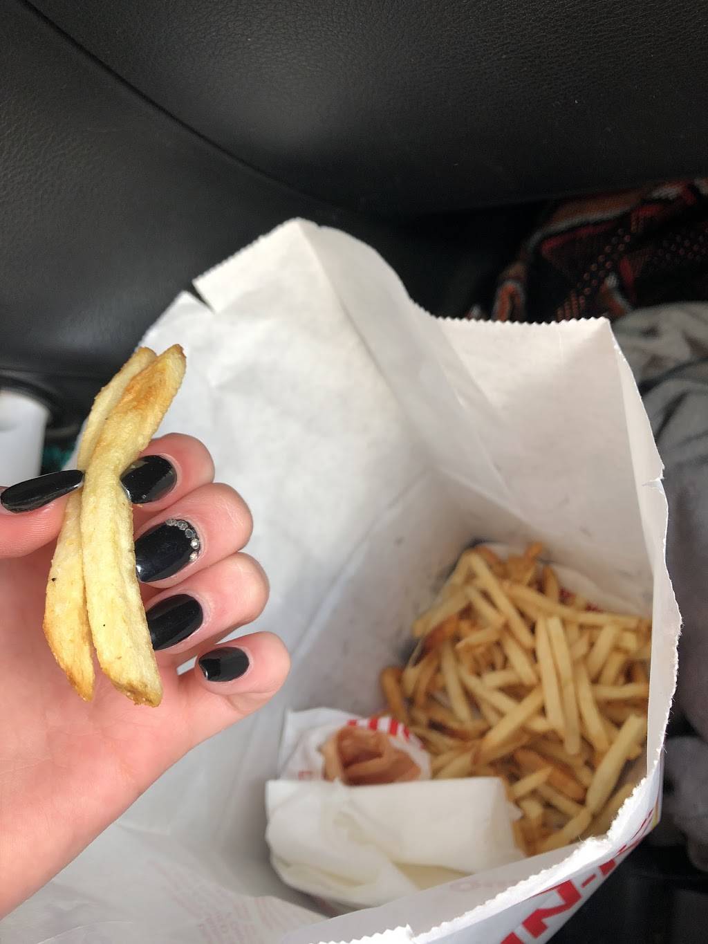 In-N-Out Burger | restaurant | 6225 Foothill Blvd, Tujunga, CA 91042, USA | 8007861000 OR +1 800-786-1000