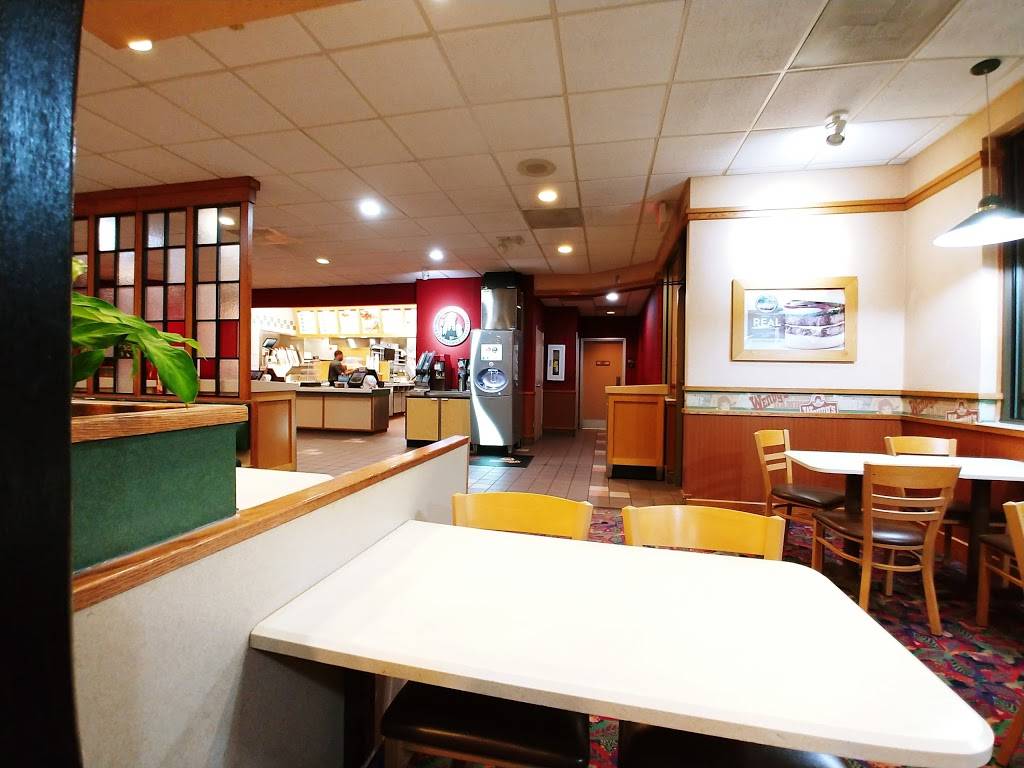 Wendys | restaurant | 130 Brown Rd, Auburn Hills, MI 48326, USA | 2483937795 OR +1 248-393-7795
