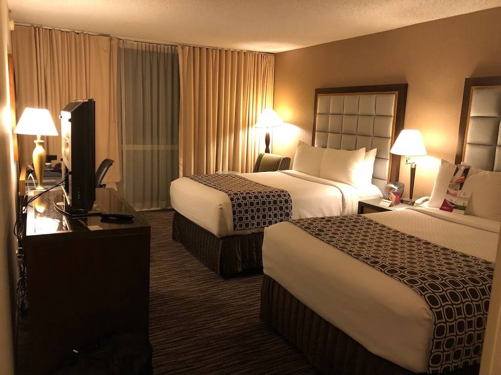 Wok & Go | restaurant | 2700 24th St, San Francisco, CA 94110, USA | 4156424313 OR +1 415-642-4313