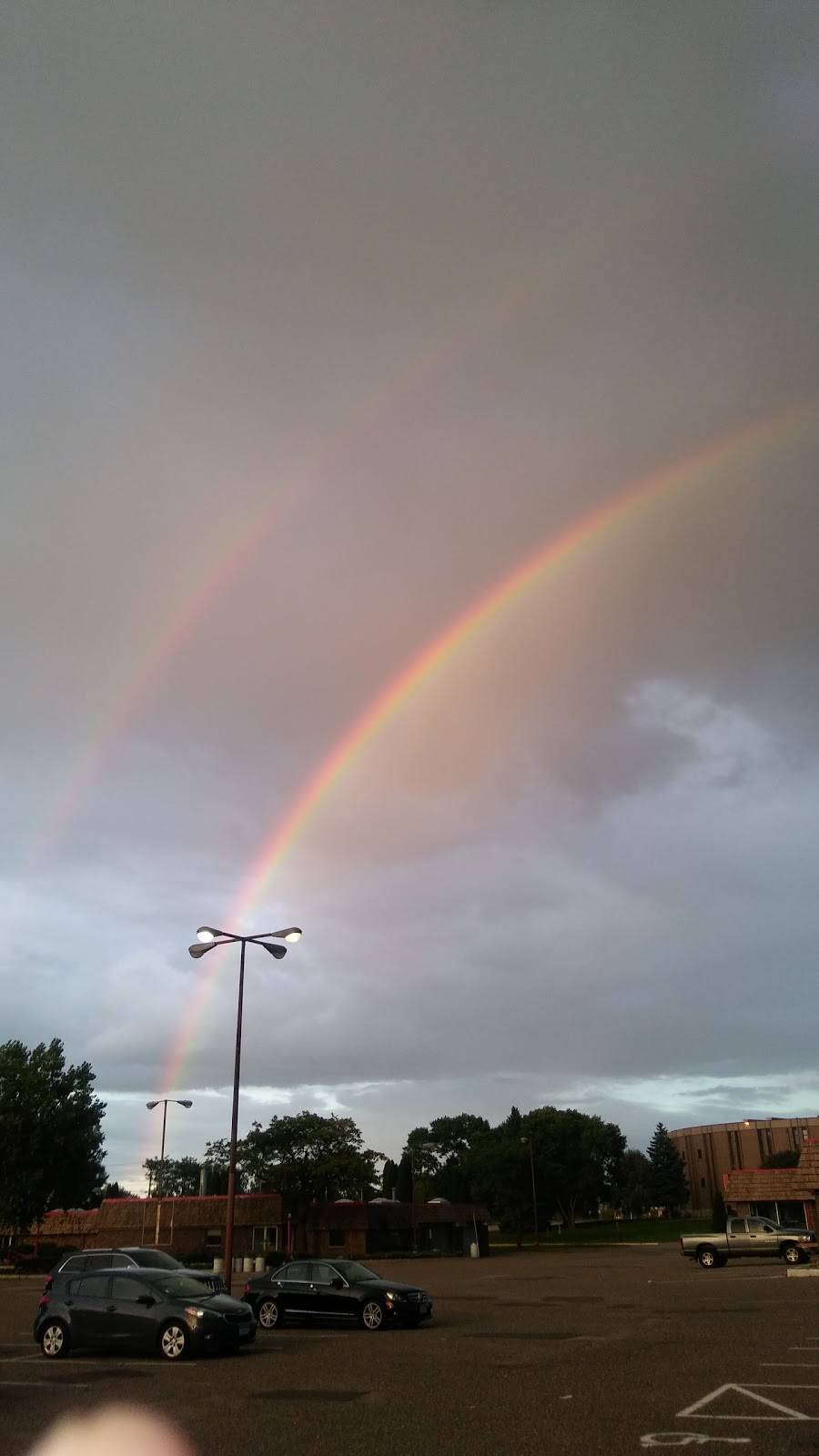 J Rs Family Reunion Bar | restaurant | 3401 State Hwy 13, Burnsville, MN 55337, USA | 9528944840 OR +1 952-894-4840