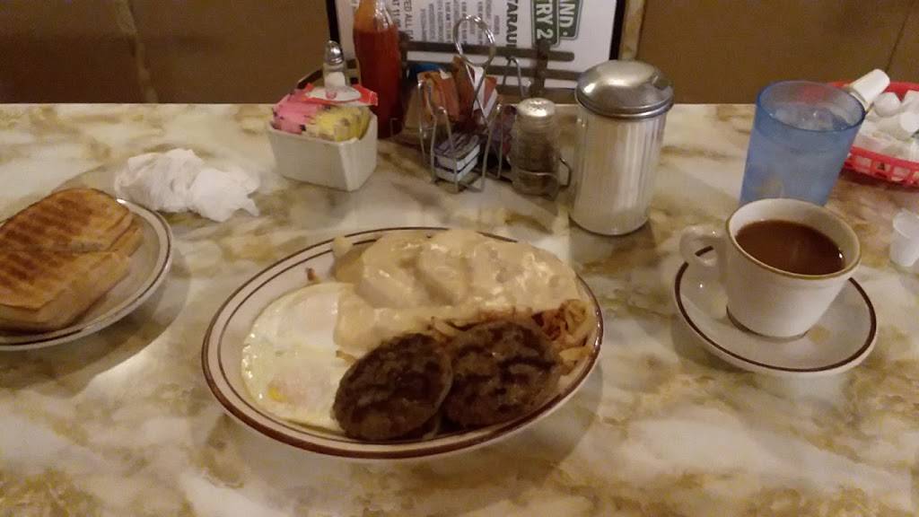 Town & Country Restaurant | restaurant | 17 N Ayer St, Harvard, IL 60033, USA | 8159436606 OR +1 815-943-6606