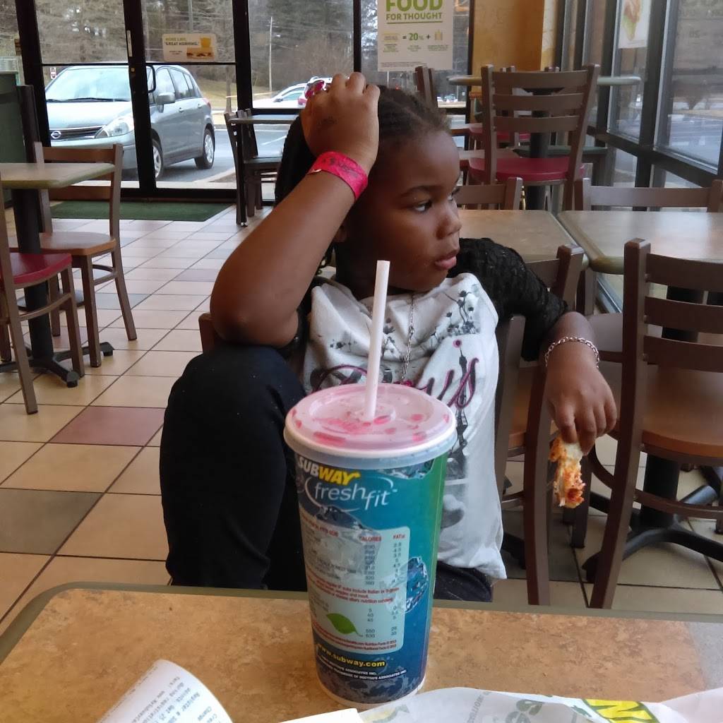 Subway | restaurant | 475 Rockbridge Rd NW #107, Lilburn, GA 30047, USA | 7709235444 OR +1 770-923-5444