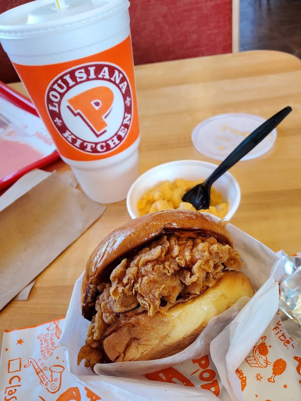 Popeyes Louisiana Kitchen | restaurant | 2450 SE Green Oaks Blvd, Arlington, TX 76018, USA | 6822659001 OR +1 682-265-9001