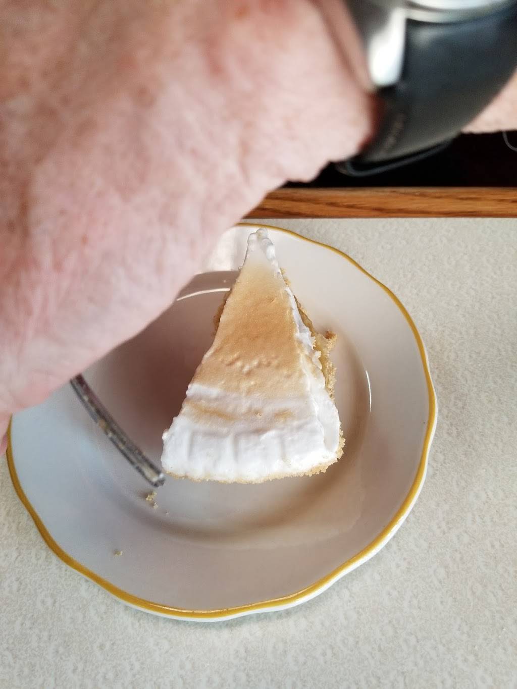 Holiday City Diner | restaurant | 621 Mule Rd, Toms River, NJ 08757, USA | 7322444778 OR +1 732-244-4778