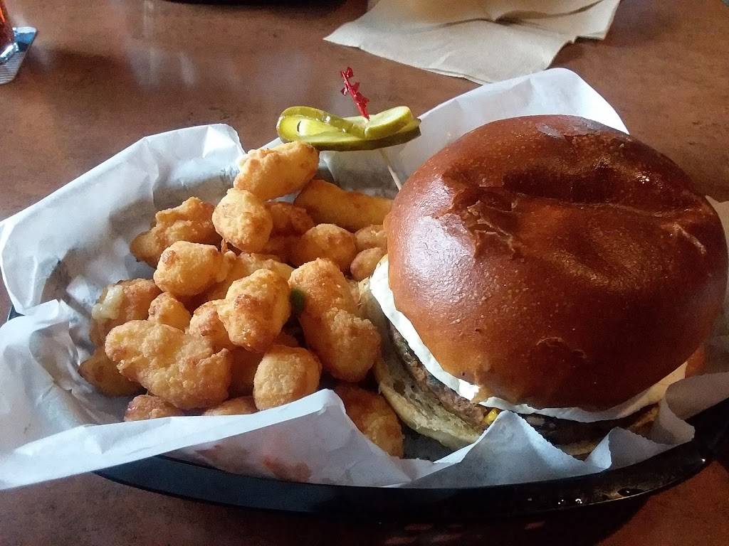 Lazy Oaf Lounge | night club | 1617 N Stoughton Rd, Madison, WI 53704, USA | 6084410370 OR +1 608-441-0370