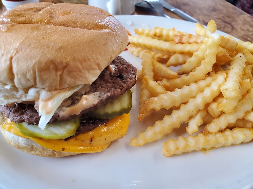 Big Johns Restaurant | restaurant | 1110 E 4th St, Ainsworth, NE 69210, USA | 4023870500 OR +1 402-387-0500