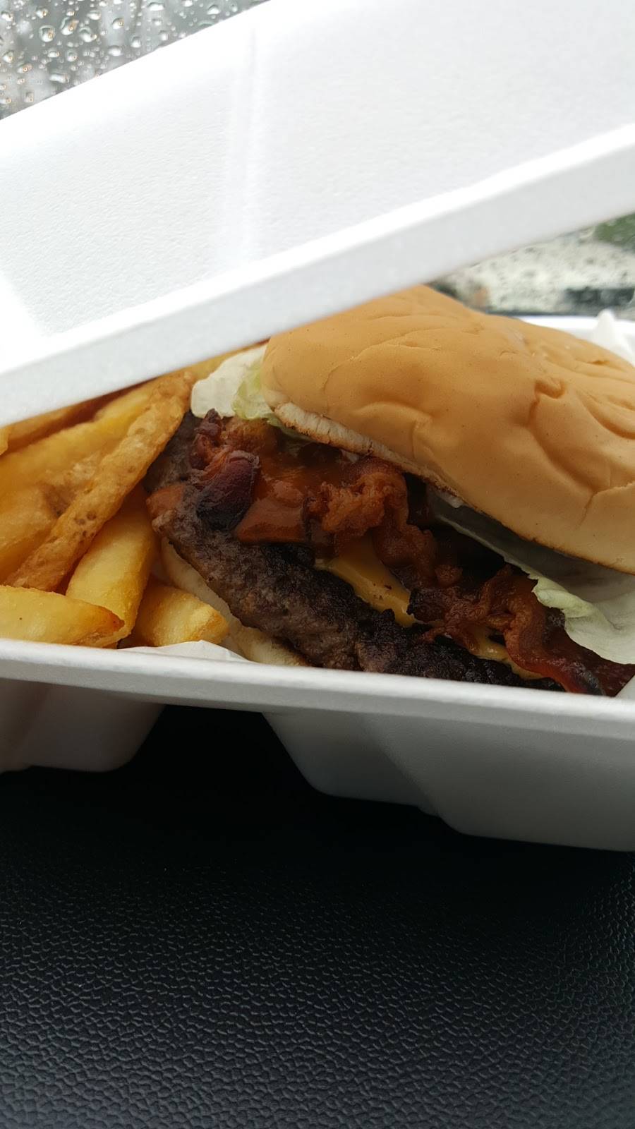 Bobs Carry Out Pile Em Up | meal takeaway | 3422 Statesville Ave, Charlotte, NC 28206, USA | 7049182264 OR +1 704-918-2264