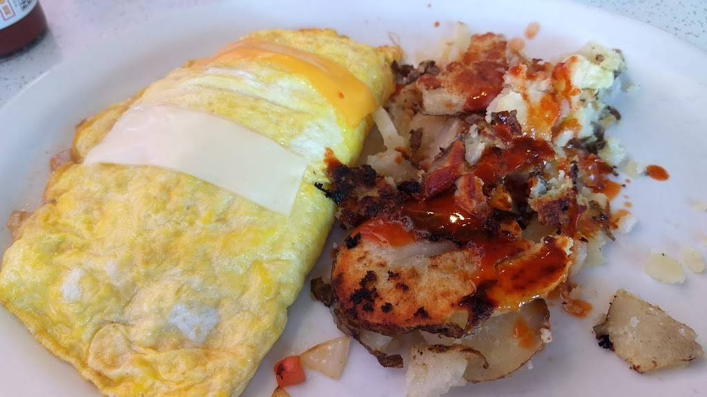 Carlos Country Kitchen | restaurant | 90 College Ave, Santa Rosa, CA 95401, USA | 7075699734 OR +1 707-569-9734