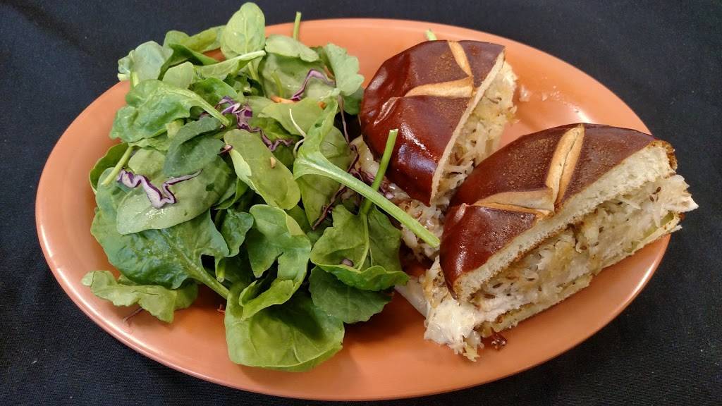 Harvest Cafe | restaurant | 2205 Silvernail Rd, Pewaukee, WI 53072, USA | 2622328866 OR +1 262-232-8866