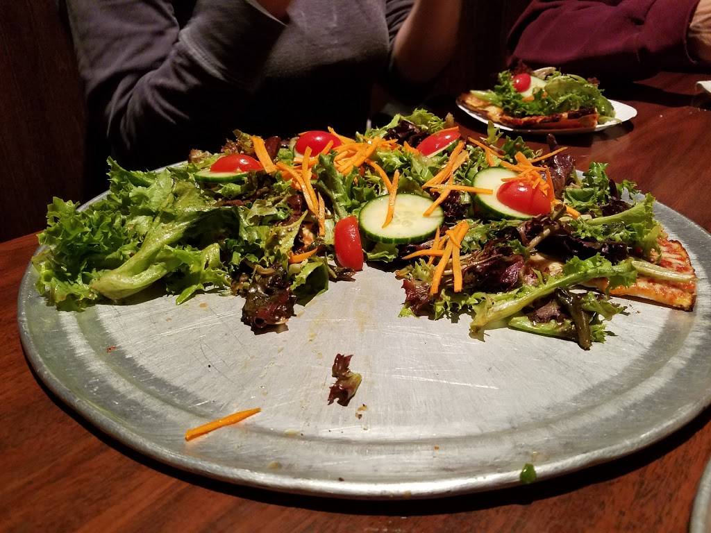 Colony Grill | restaurant | 36 S Broad St, Milford, CT 06460, USA | 2038761935 OR +1 203-876-1935