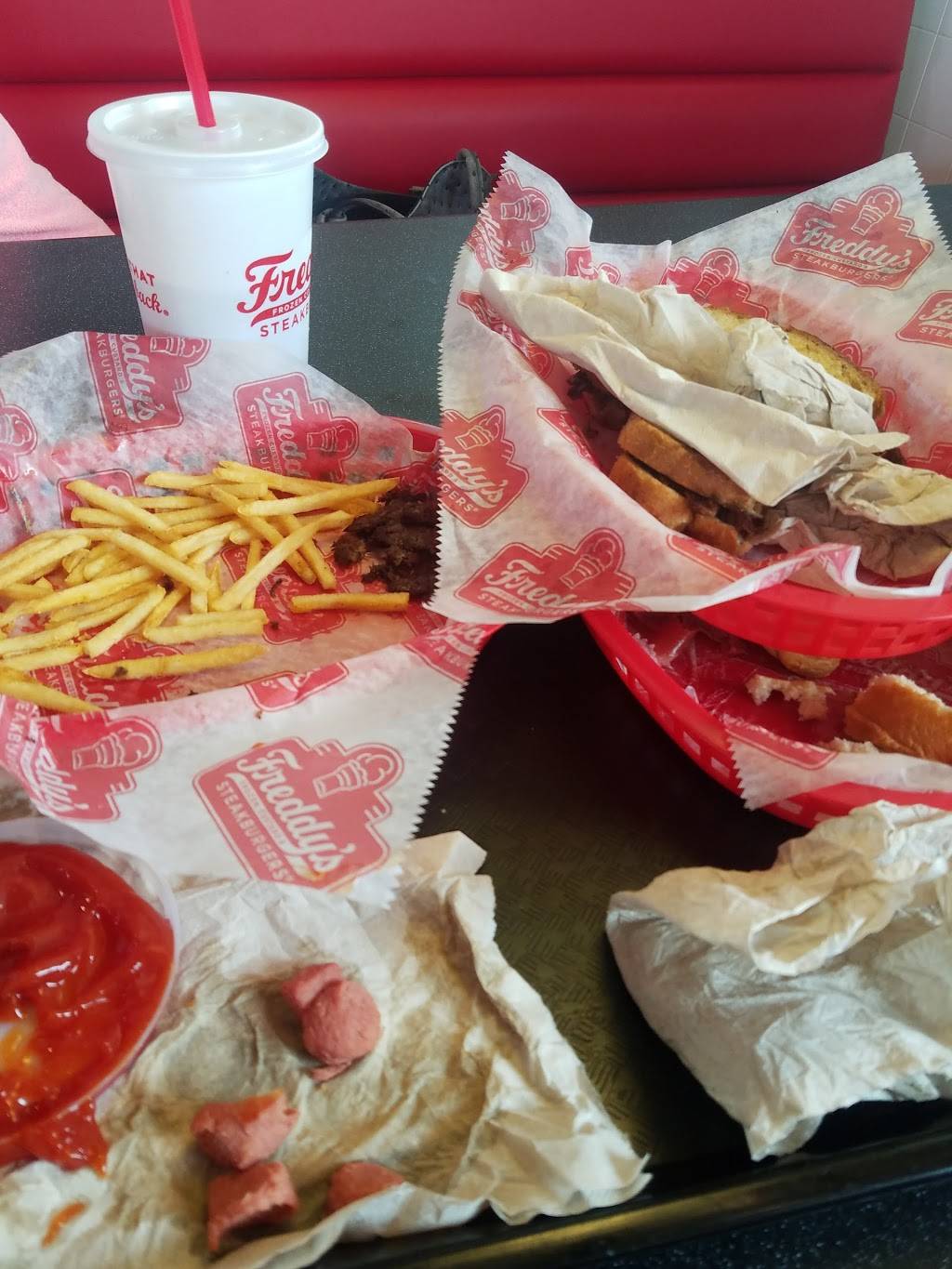 Freddys Frozen Custard & Steakburgers | restaurant | 8510 S 30th St, Lincoln, NE 68516, USA | 4029044684 OR +1 402-904-4684