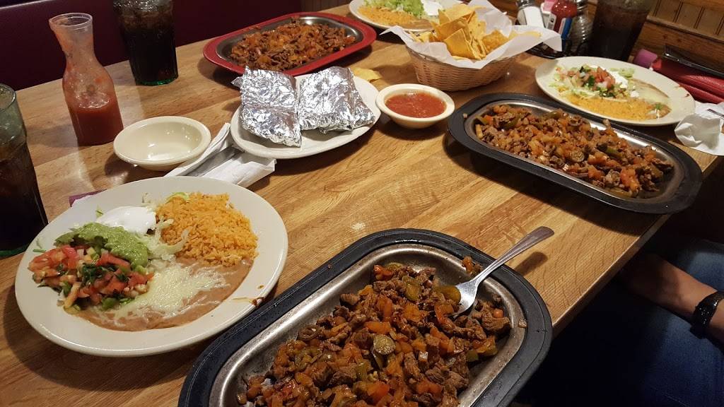 El Azteca | restaurant | 6438, 1520 S Dayton Pl, Ames, IA 50010, USA | 5152320116 OR +1 515-232-0116