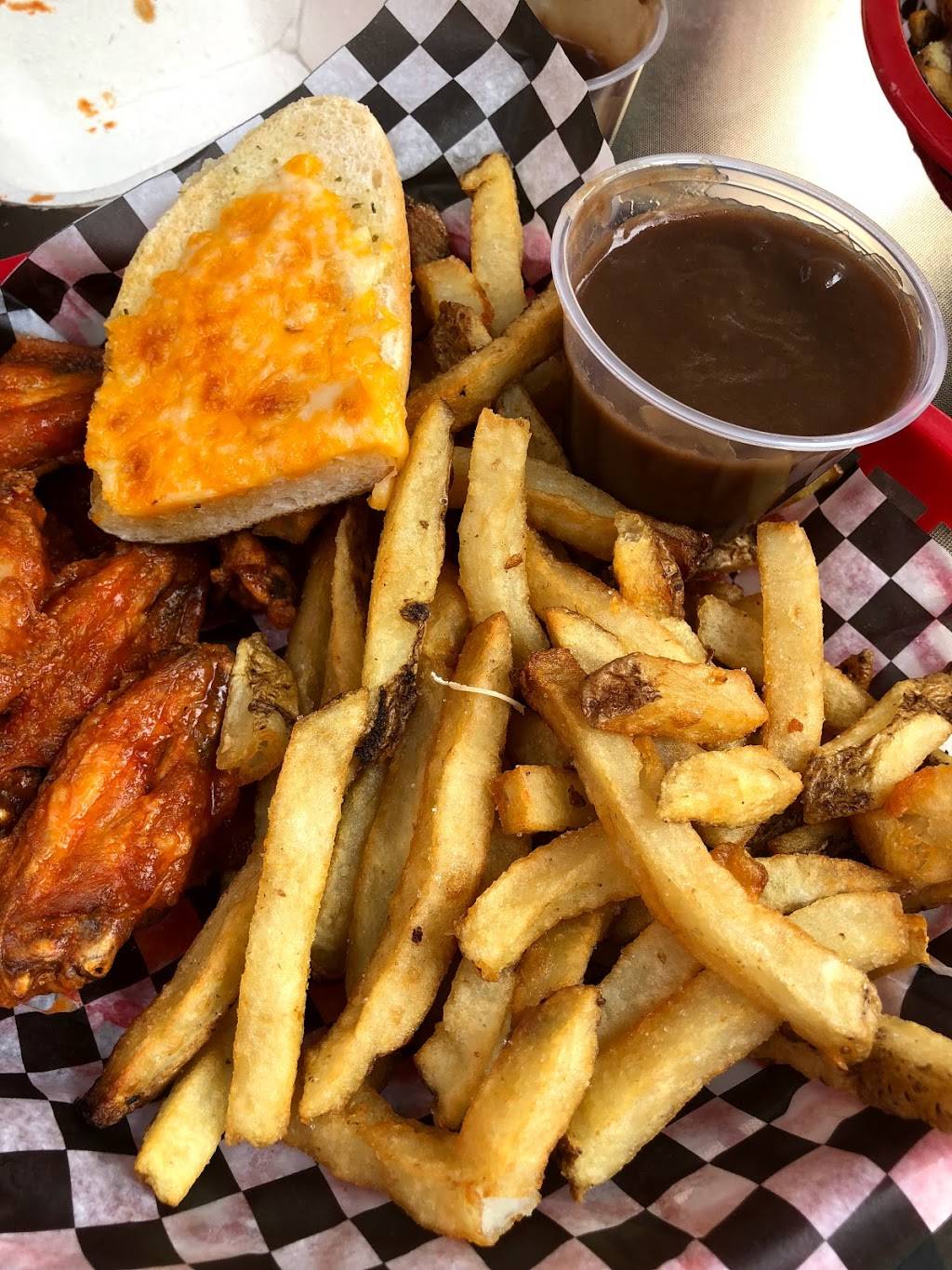 MUDDY WATER HOTEL | restaurant | 25 Main St W, Beeton, ON L0G 1A0, Canada | 9057292693 OR +1 905-729-2693