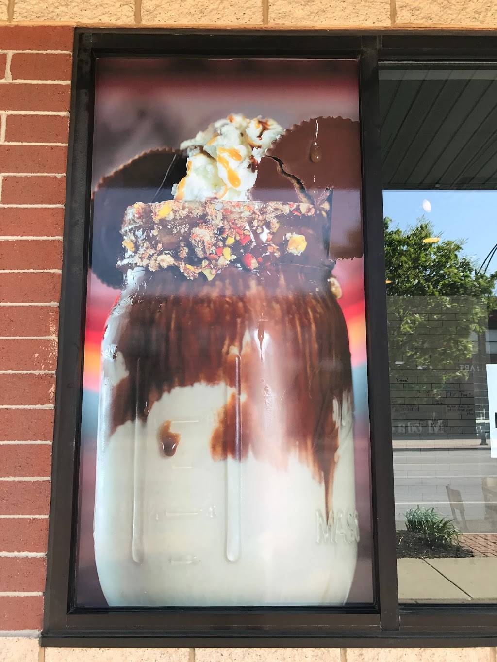 Hertel Avenue Poutine and Cream | restaurant | 1488 Hertel Ave, Buffalo, NY 14216, USA | 7165516995 OR +1 716-551-6995