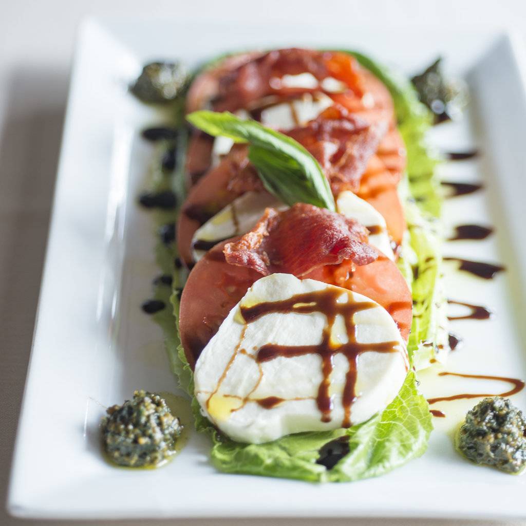 Basil Restaurant | restaurant | 43 Frairy St, Medfield, MA 02052, USA | 5083594400 OR +1 508-359-4400