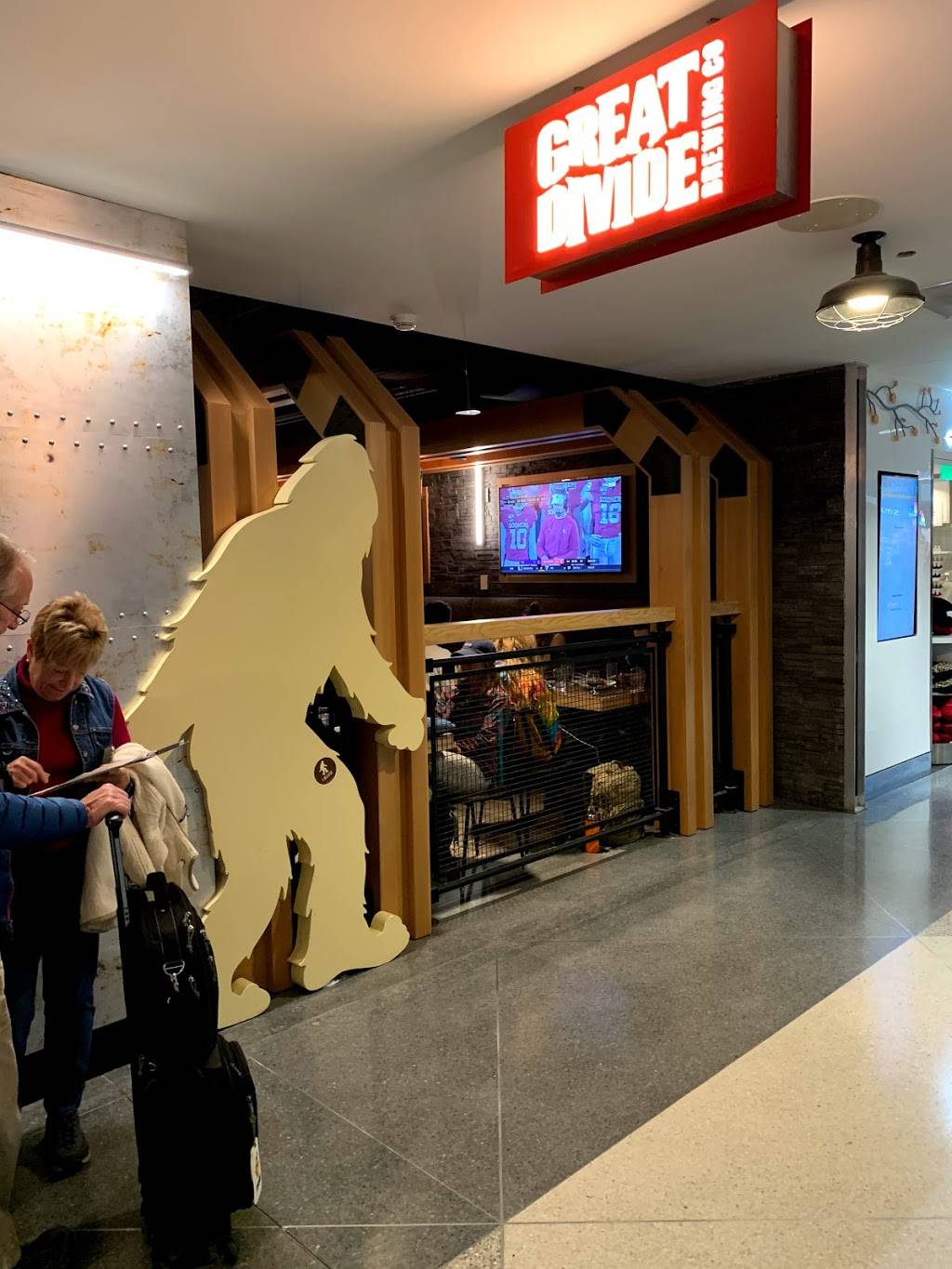 Great Divide Brewing Company | restaurant | Denver International Airport C, Gates, Denver, CO 80249, USA | 8776727467 OR +1 877-672-7467