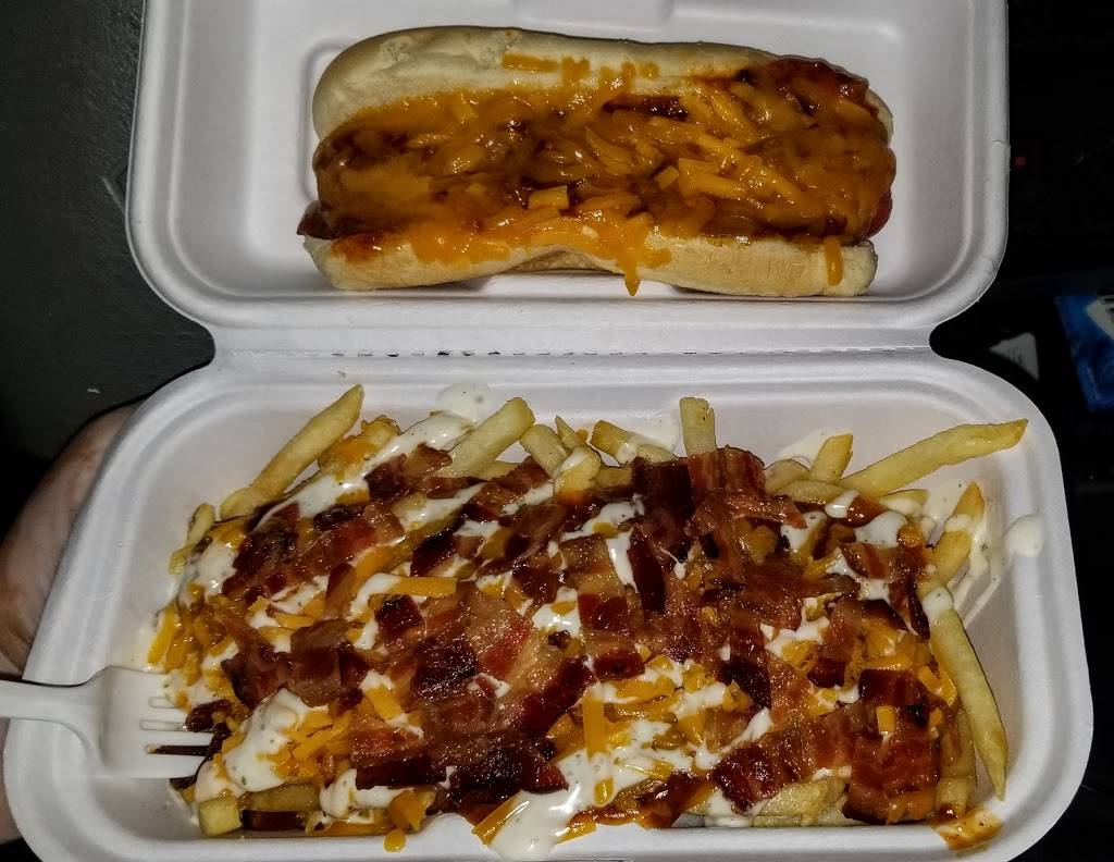 Wienerschnitzel | restaurant | 2569 W Ball Rd, Anaheim, CA 92804, USA | 7147614705 OR +1 714-761-4705