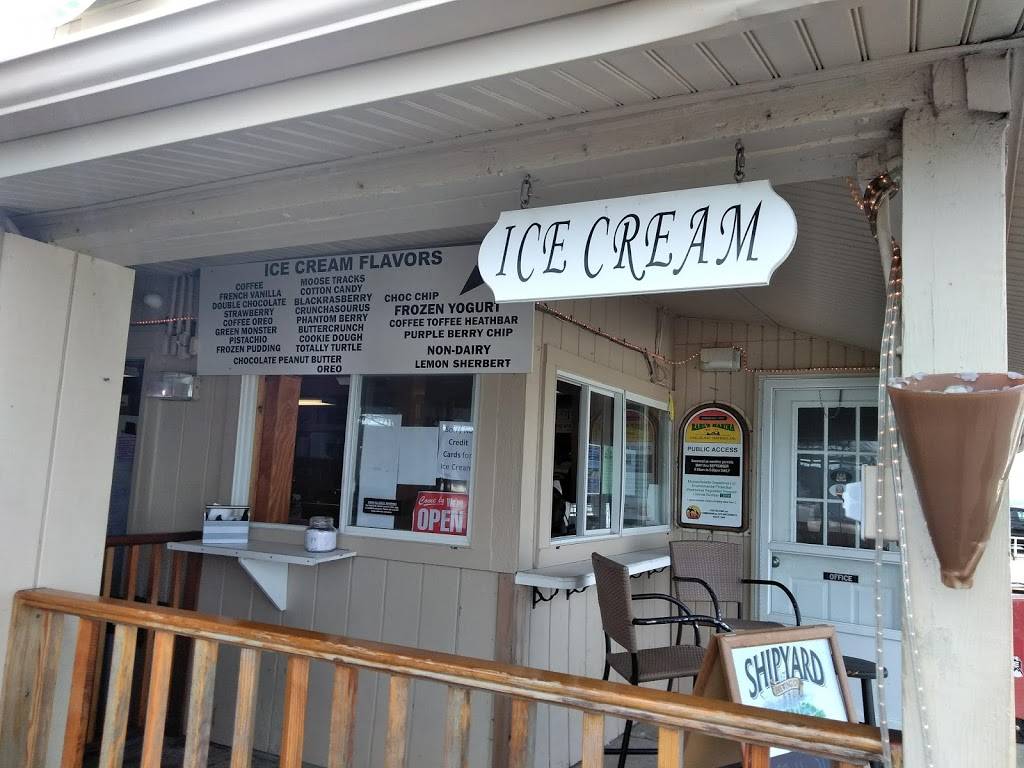 Off the Hook Bar & Grill | restaurant | 56 Goulart Memorial Dr, Fairhaven, MA 02719, USA | 5089930021 OR +1 508-993-0021