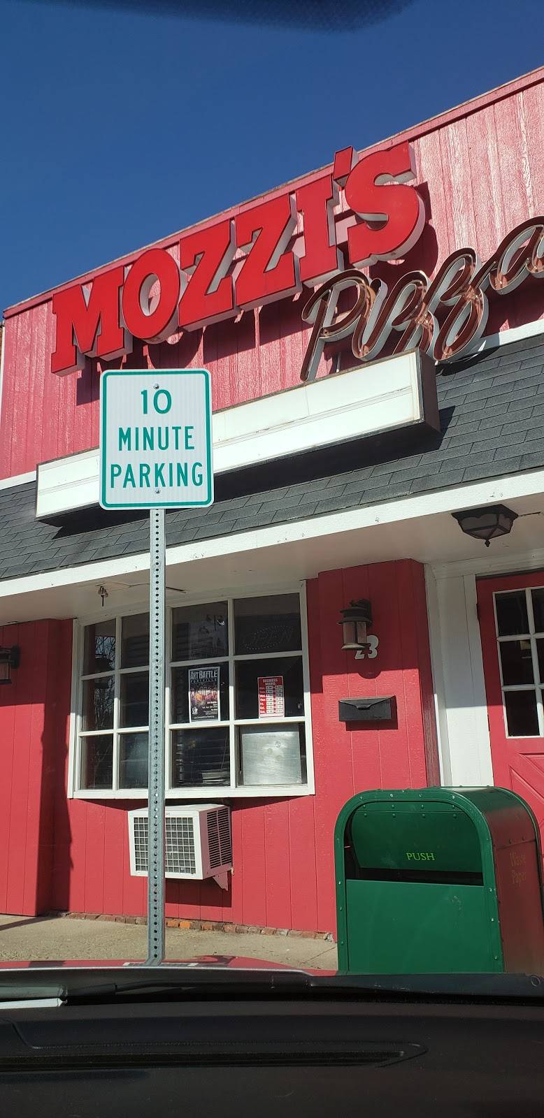 Mozzis Pizza | restaurant | 23 S Main St, Fortville, IN 46040, USA | 3174856428 OR +1 317-485-6428