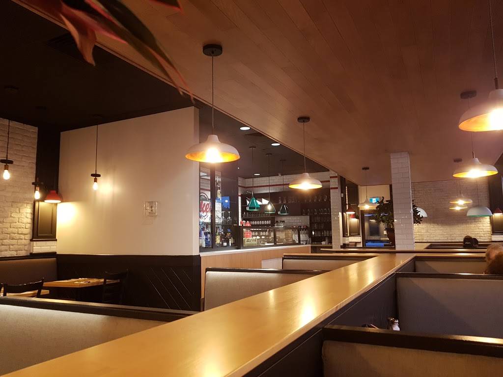 Mikes | restaurant | 3726 Boulevard des Forges, Trois-Rivières, QC G8Y 4R2, Canada | 8196933030 OR +1 819-693-3030