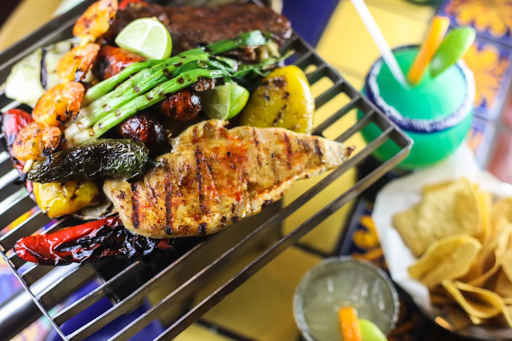 Emilianos | Mexican Restaurant & Bar | restaurant | 2557 E Carson St, Pittsburgh, PA 15203, USA | 4123812229 OR +1 412-381-2229