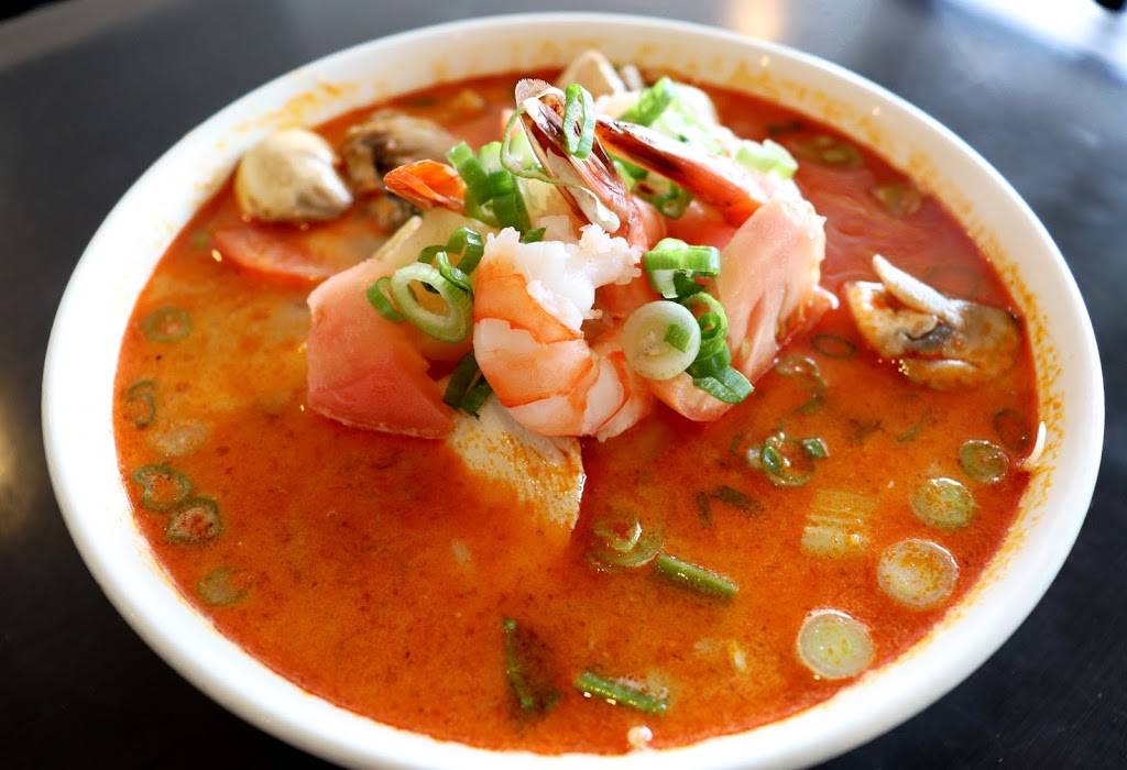 Pho House | restaurant | 5230 Dundas St W, Etobicoke, ON M9B 1A8, Canada | 4168505935 OR +1 416-850-5935