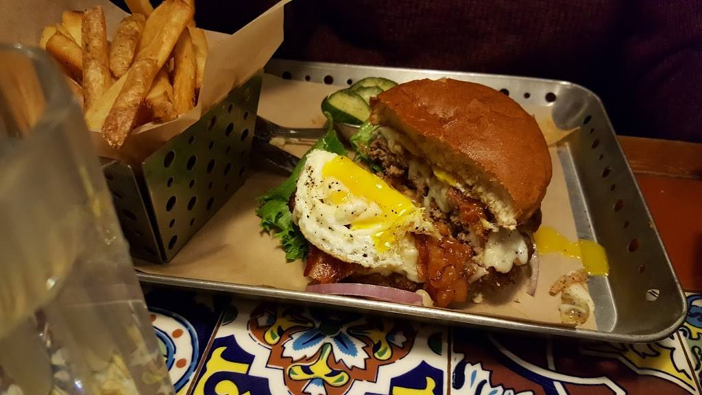 Chilis Grill & Bar | restaurant | 1430 109th Ave NE, Blaine, MN 55449, USA | 7637839222 OR +1 763-783-9222