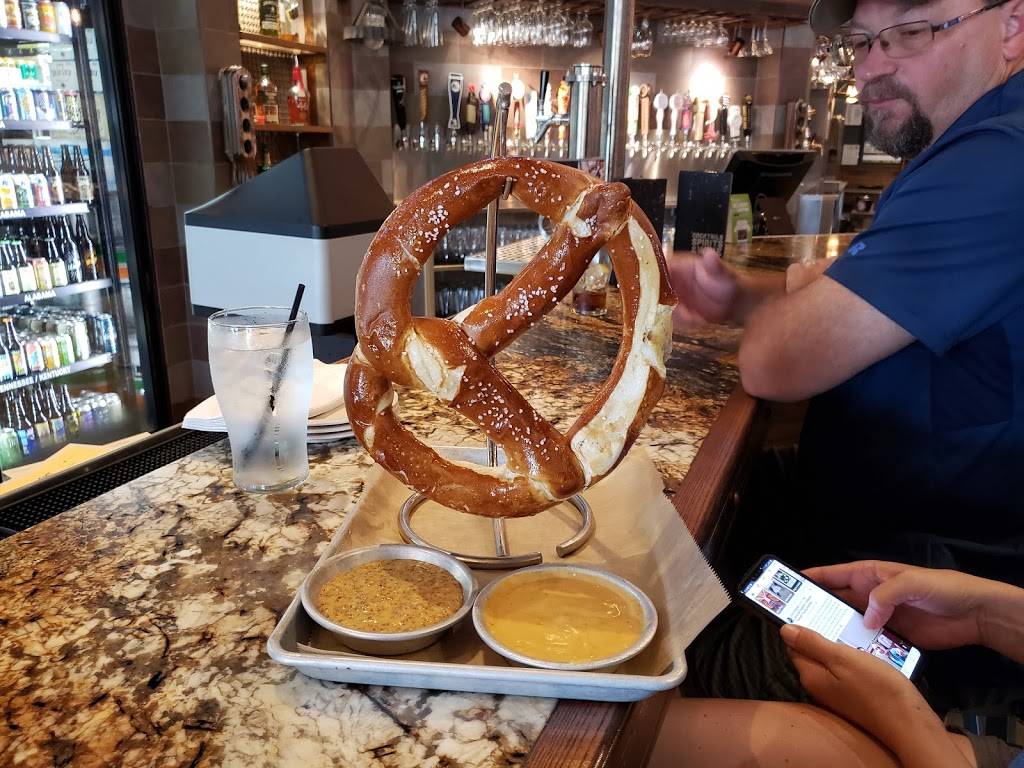 World of Beer | restaurant | 2107 University Blvd, Tuscaloosa, AL 35401, USA | 2052104481 OR +1 205-210-4481