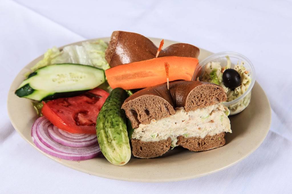 Bagel Cove Restaurant & Deli | bakery | 19003 Biscayne Blvd, Aventura, FL 33180, USA | 3059354029 OR +1 305-935-4029