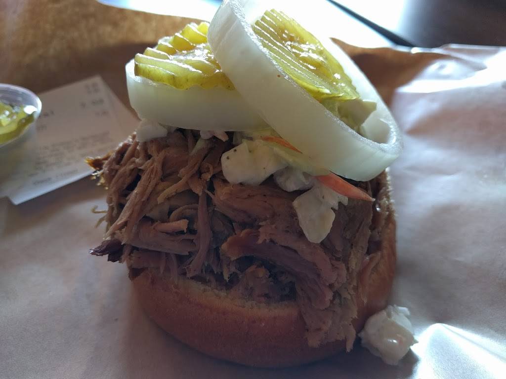 Dickeys Barbecue Pit | restaurant | 29273 Central Ave, Lake Elsinore, CA 92532, USA | 9512497977 OR +1 951-249-7977