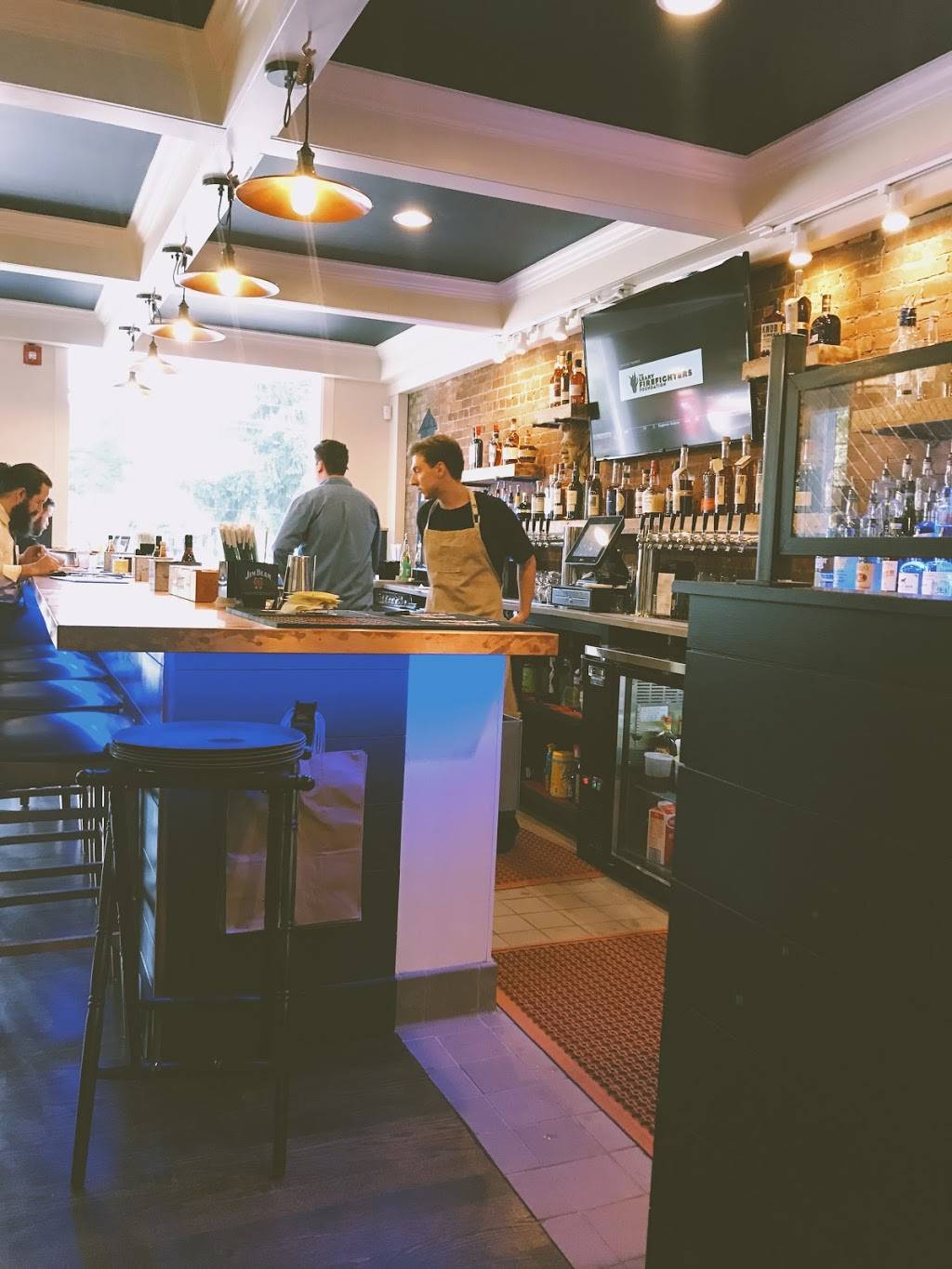 Next Door | restaurant | 175 Humphrey St, New Haven, CT 06511, USA | 4752345969 OR +1 475-234-5969