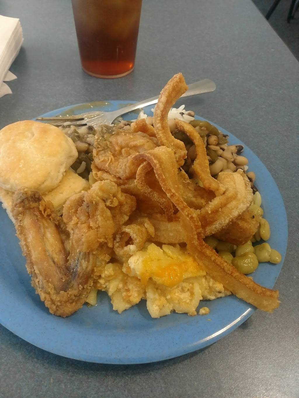 Country Kitchen | restaurant | 908 Chesterfield Hwy, Cheraw, SC 29520, USA | 8435373662 OR +1 843-537-3662